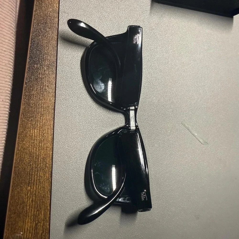 Foldies Folding Classics Polarized Sunglasses Black UV400 Wayfarer with Case
